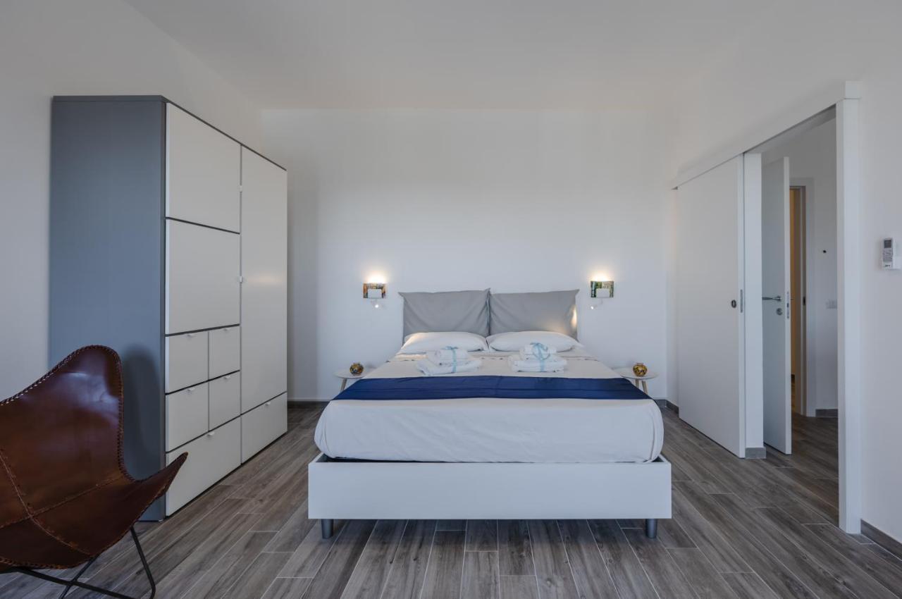 Licia & Tonino Apartments Near The Station Lecce Exterior foto